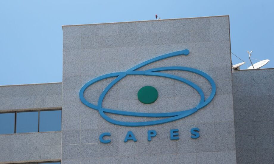 CAPES.