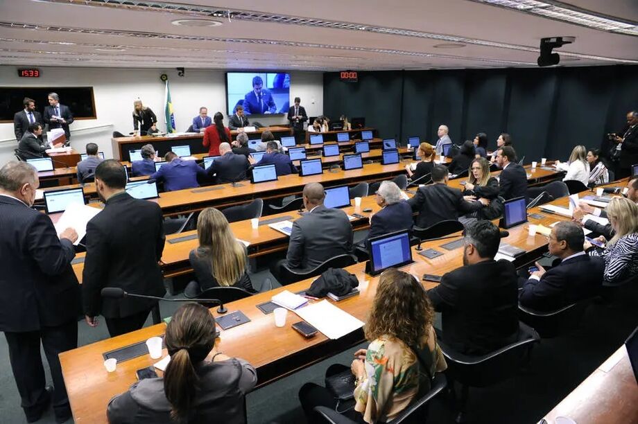 A sessão do Conselho de Ética foi suspensa logo depois de sua manifestação, antes que a defesa se manifestasse sobre o processo.