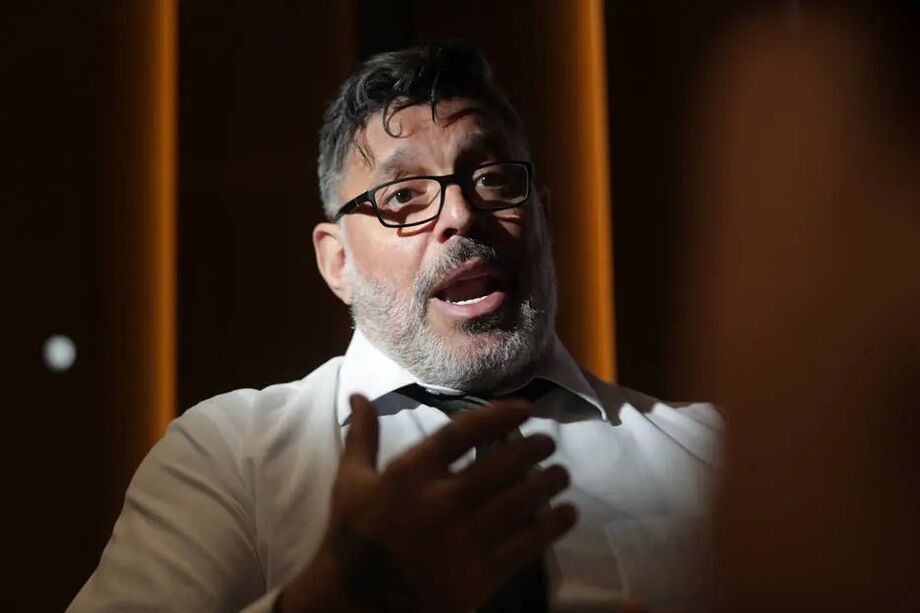 Alexandre Frota renunciou à candidatura independente e declarou voto em Baleia Rossi.