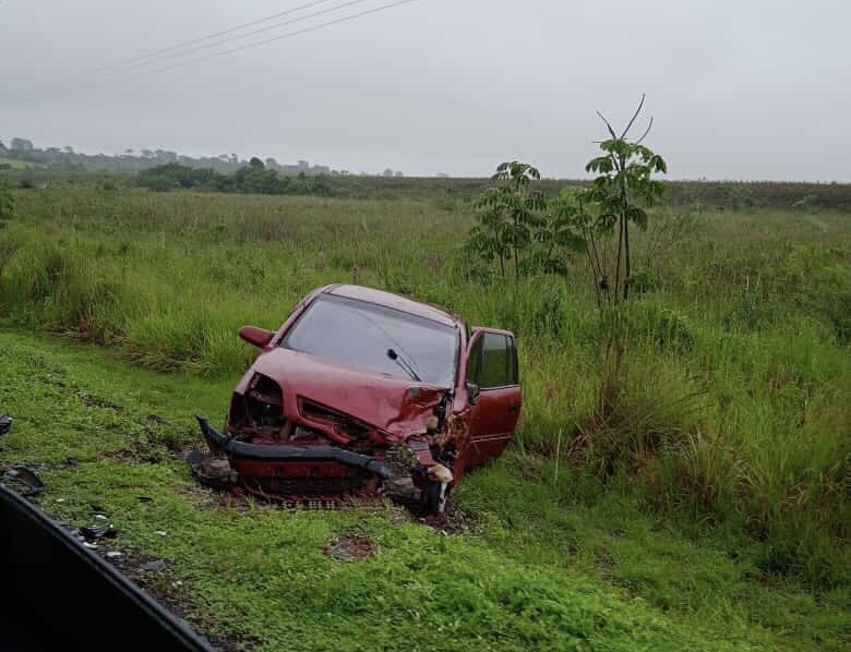 O veículo saiu da pista