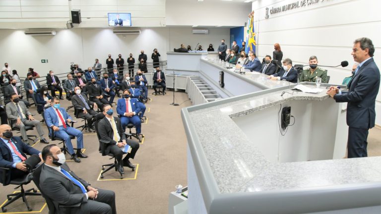 Prefeito apresenta projeto de organização administrativa na Câmara de Campo Grande