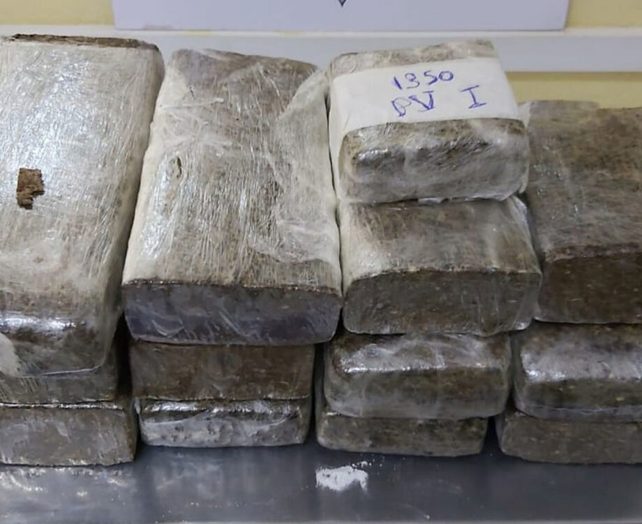 Além das drogas, outros itens como veículos e maços de cigarro também foram recolhidos pela Operação Fronteiras e Divisas Integradas I