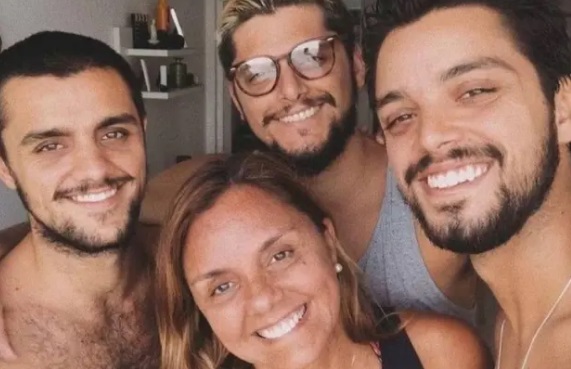 Felipe Simas, Bruno Gissoni e Rodrigo Simas são filhos de Ana Sang