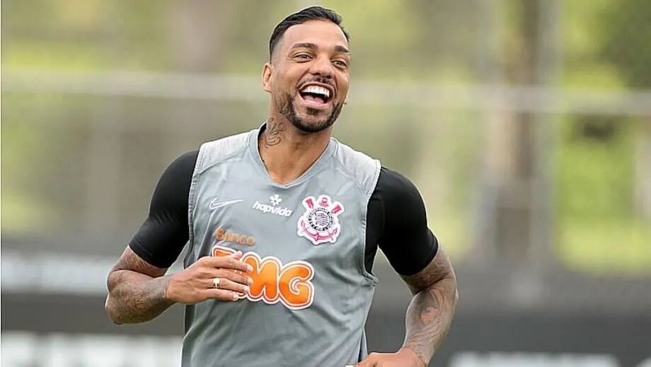 Sem Fagner no clássico, Corinthians usará Michel Macedo pela 1ª vez com Mancini