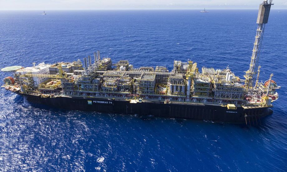 A produção de petróleo no mês passado atingiu 2,971 milhões de barris por dia