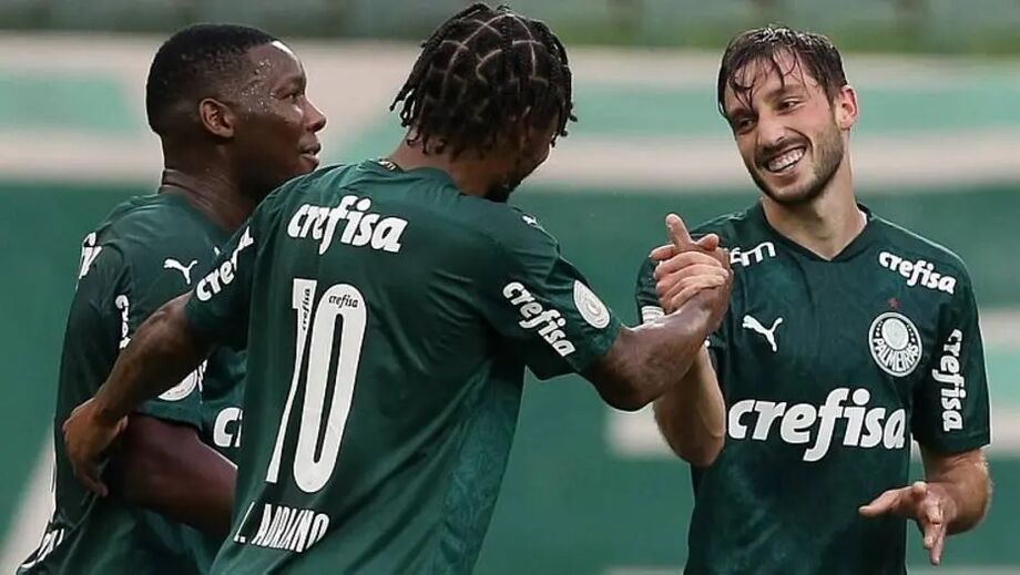 Viña marcou o primeiro gol do empate do Palmeiras com o Atlético-GO
