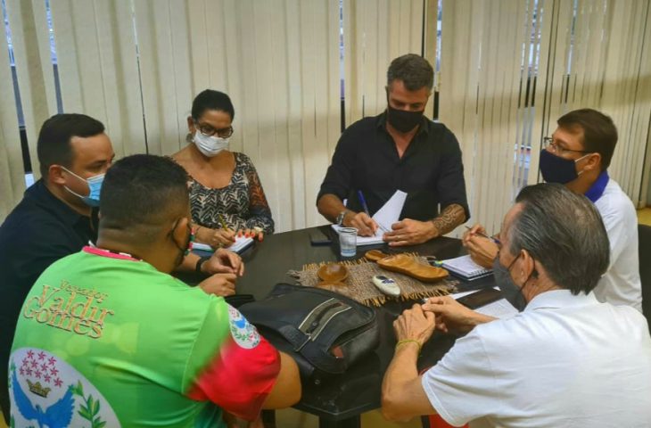 Em reunião se estuda formas de fomentar ações das Escolas de Samba durante 2021