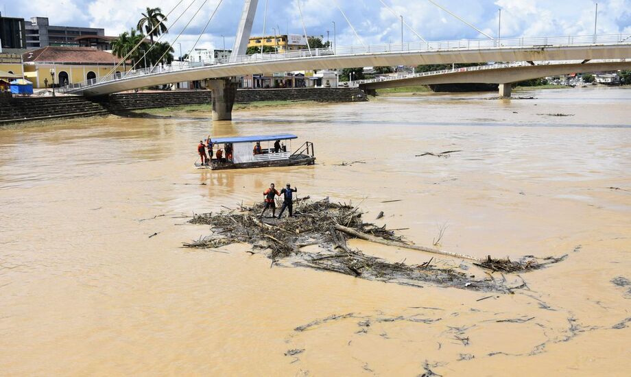 Governo do Acre inicia atendimentos médicos a desabrigados