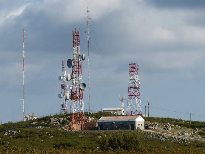 Concessionárias de rodovias e empresas de telecomunicações batalham no STF por causa de antenas de comunicação