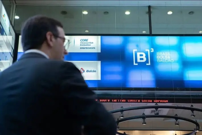 O Ibovespa fechou em baixa de 0,93%, aos 128.057,22 pontos, no menor nível do mês