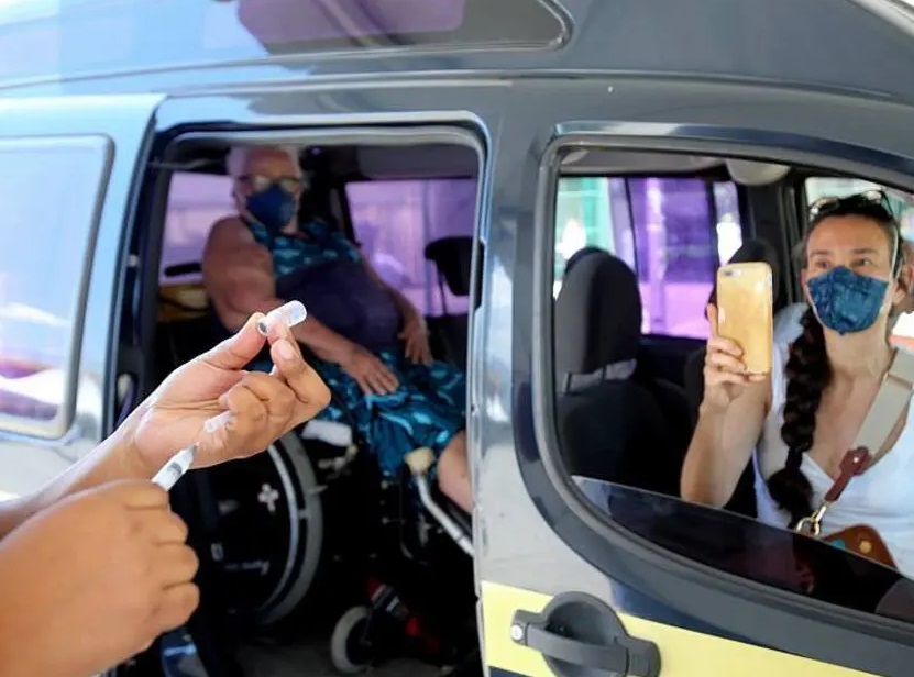 A prefeitura do Rio anunciou a suspensão da vacinação na semana passada por falta de imunizantes