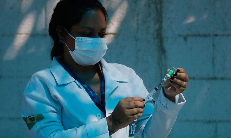 O número de pessoas que não resistiram à covid-19 subiu para 233.5 mil. Nas últimas 24 horas, foram registradas 1.350 mil mortes
