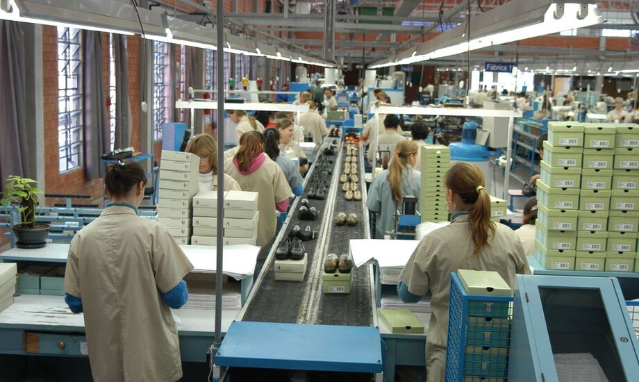 Indústria geral abre 90.431 vagas em janeiro e lidera entre setores no Caged