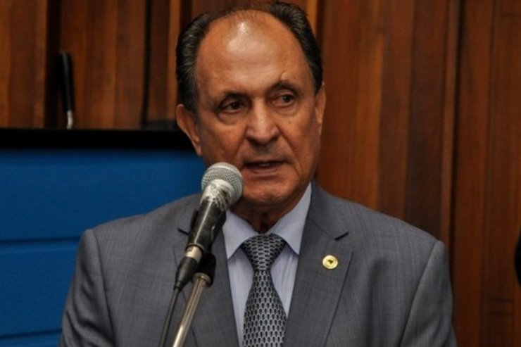 Deputado Zé Teixeira na sessão plenária