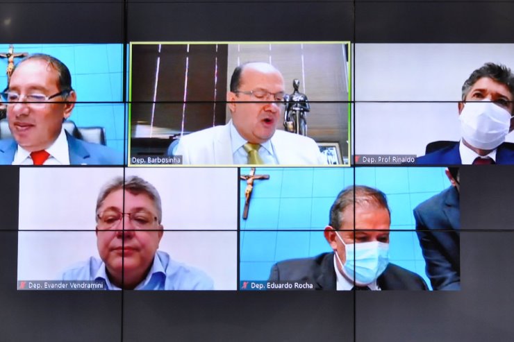 A reunião da CCJR aconteceu remotamente na manhã desta quarta-feira