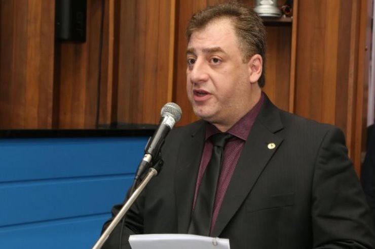 O deputado Neno Razuk
