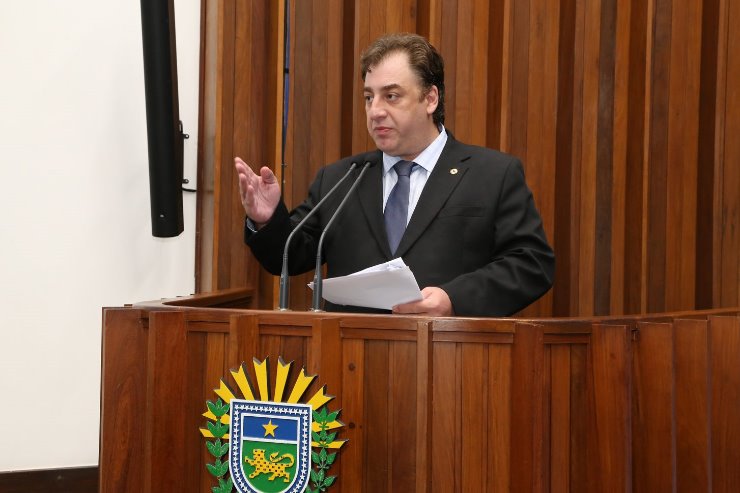Rede de abastecimento de água chega no loteamento samambaia após solicitação de Neno Razuk