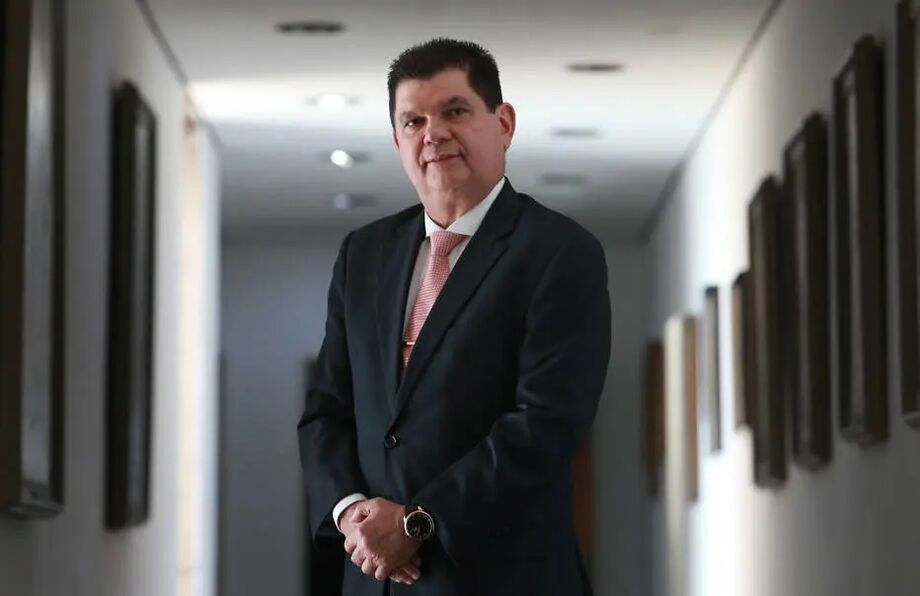 Deputado Mauro Benevides chegou a sugerir um projeto semelhante, que não foi para frente