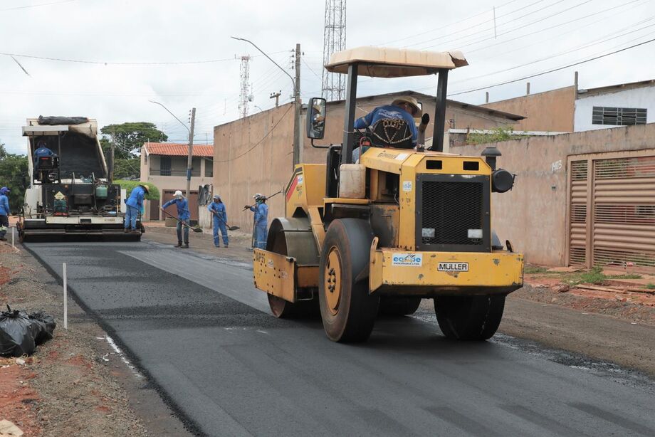 A Prefeitura planeja concluir a duplicação da principal via comercial do Bairro Nova Lima
