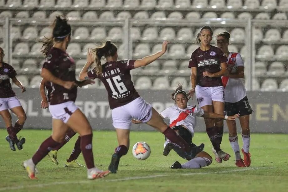 Ferroviária garantiu a vitória sobre o River Plate na Argentina