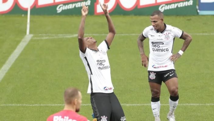 Jô marcou o gol da vitória corintiana neste domingo Foto: Agência Corinthians