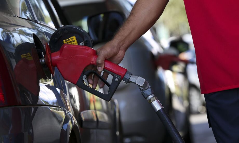 Na média dos postos pesquisados no País, o etanol não está competitivo, com paridade de 76,63% ante a gasolina