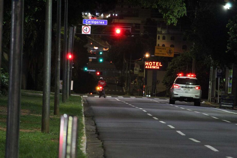 Av. Calogeras