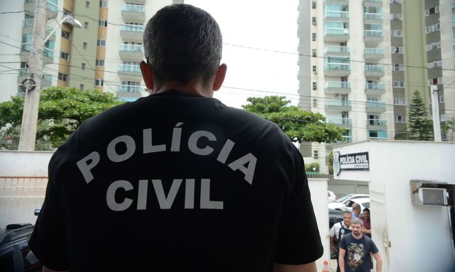 Polícia faz operação contra pornografia infantil na internet