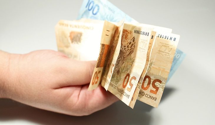 Este adiantamento é uma das ações governamentais de auxílio a todos os afetados pela pandemia da Covid-19