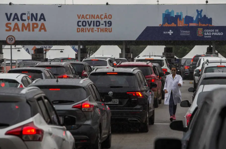 Falta de vacina na quantidade necessária atrasa recuperação do País