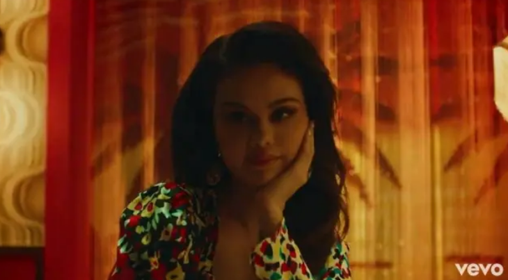 Selena Gomez no clipe de 'Selfish Love', lançado nesta sexta-feira, 5, em parceria com DJ Snake