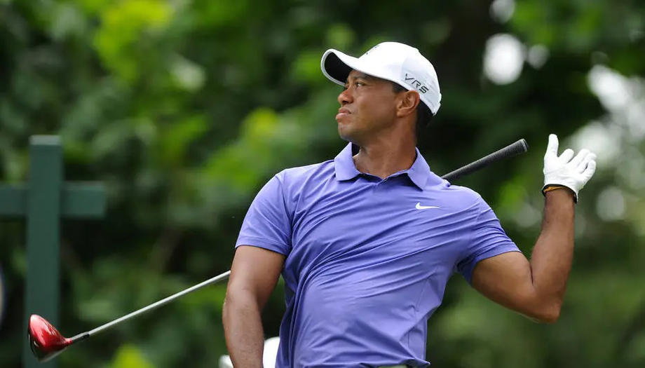 Tiger Woods começou sua trajetória no golfe aos 21 anos