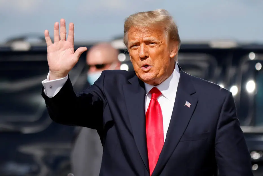 O ex-presidente americano Donald Trump, no Aeroporto Internacional de Palm Beach, na Flórida
