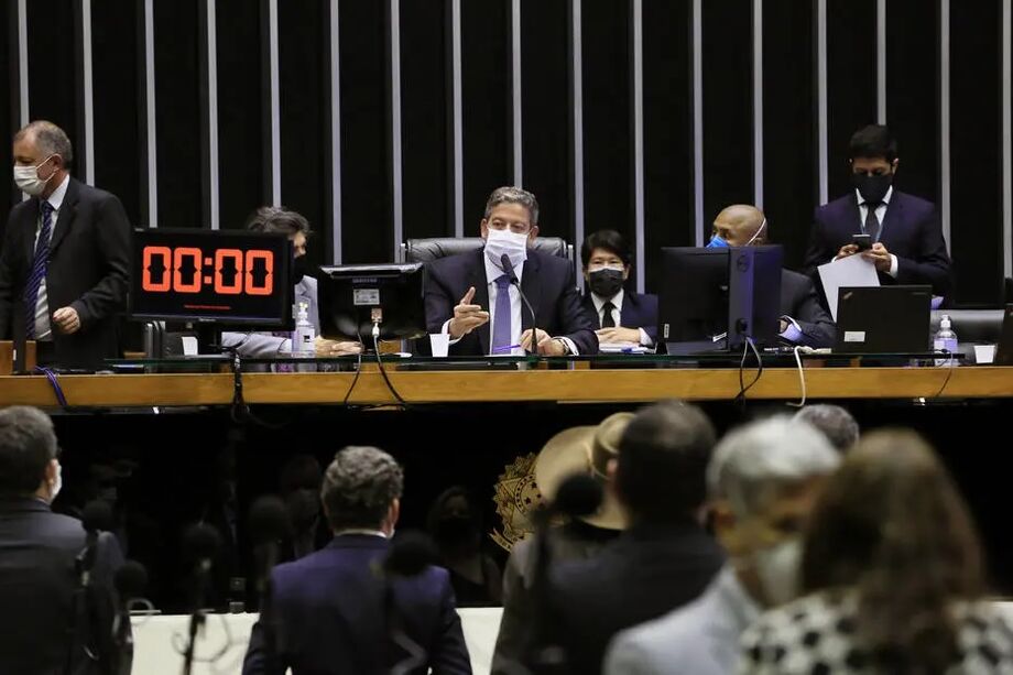 O presidente da Câmara dos Deputados, Arthur Lira, preside a Mesa Diretora da Casa