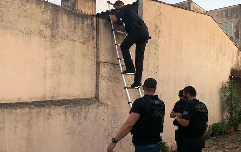 Os policiais desarticularam a quadrilha