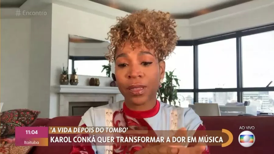 A cantora se emocionou no 'Encontro com Fátima'