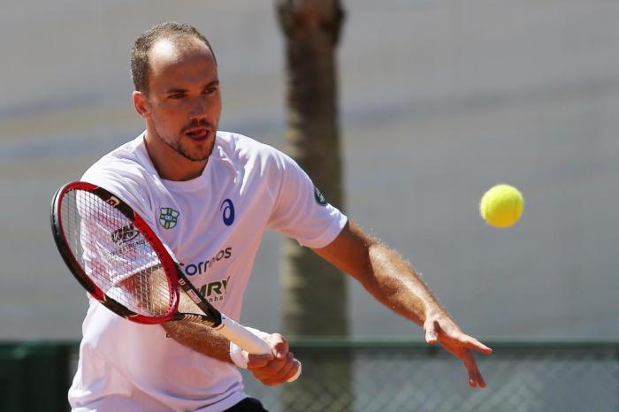 Com dor nas costas, Bruno Soares desiste de torneios na Europa e só volta em maio