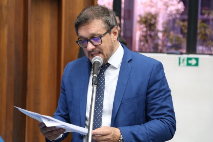 Deputado pede inclusão de caminhoneiros no grupo prioritário da vacinação