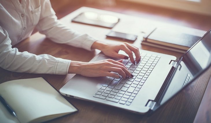 Todas as oficinas são realizadas de forma on-line, no aplicativo WhatsApp