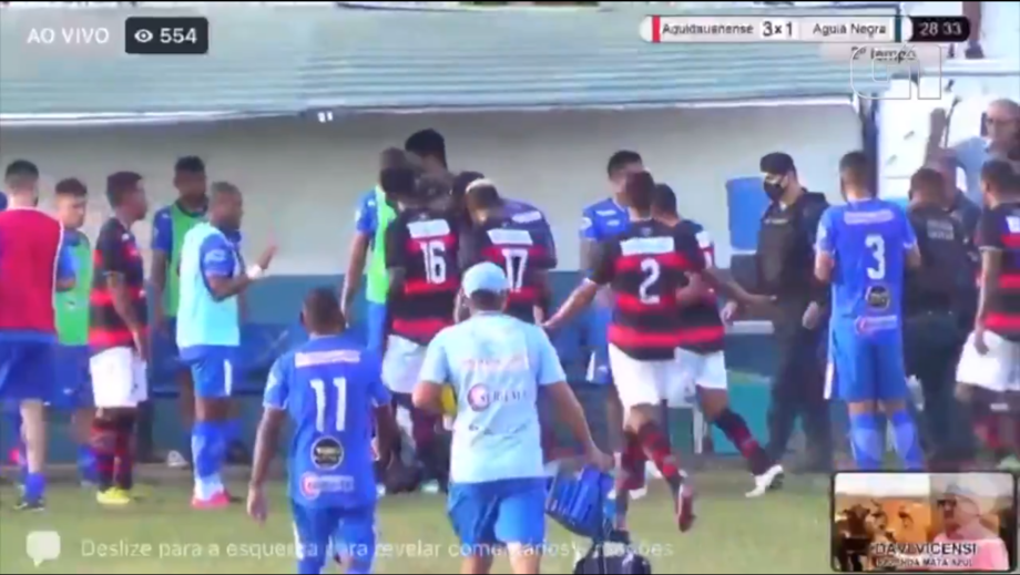 Jogadores do Aquidauanense e Águia Negra
