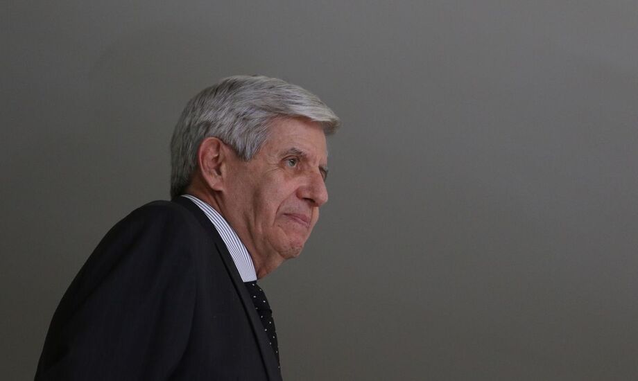 O ministro do Gabinete de Segurança Institucional (GSI), Augusto Heleno, é o entrevistado do Sem Censura desta segunda-feira