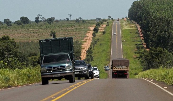 A nova Lei que alterou o CTB, também determina que a renovação do exame é obrigatória a cada dois anos e seis meses para condutores dessas categorias