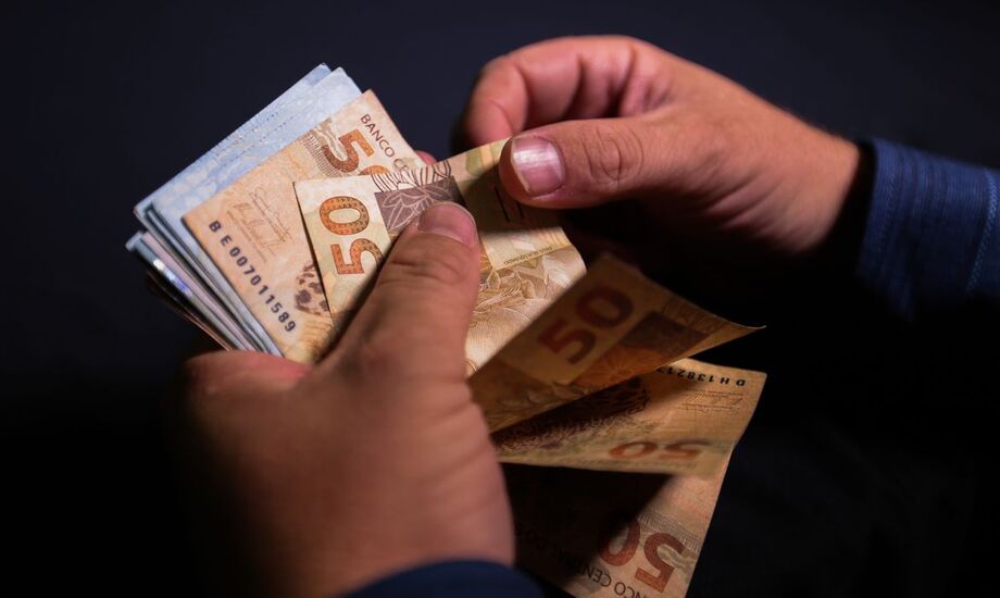 Os apostadores interessados no prêmio de R$ 30 milhões da Dupla-Sena da Páscoa, tem até as 19h para fazer suas apostas