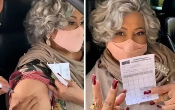 Alcione sendo imunizada contra o coronavírus