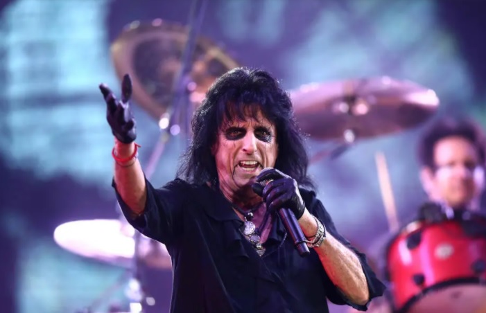 O músico norte-americano Alice Cooper