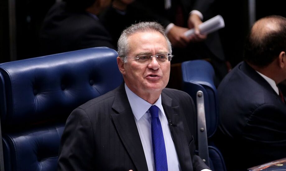 O relator Renan Calheiros (MDB-AL)