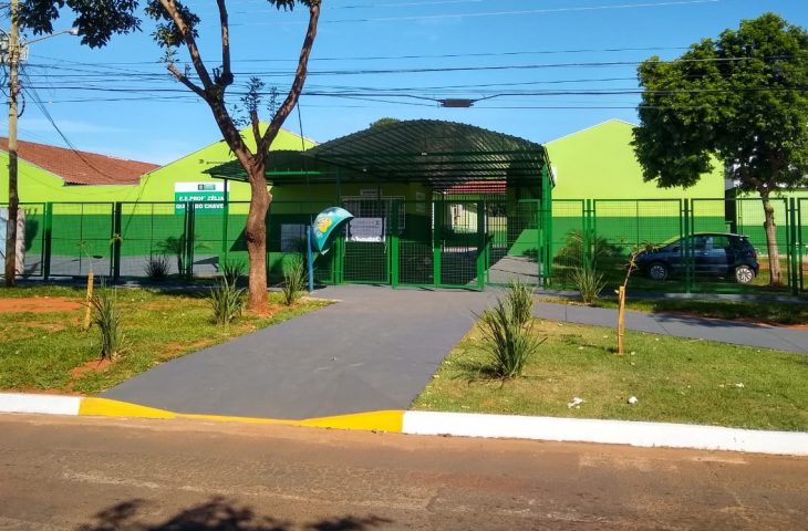 Escola Estadual Prof.ª Professora Zélia Quevedo Chaves, localizada no bairro Iracy Coelho