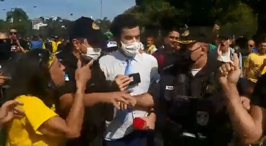 O repórter foi impedido de exercer sua função profissional