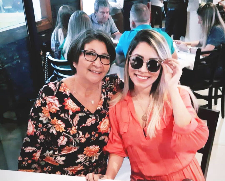 Raffaela Candia e sua filha Bruna não moram mais na mesma cidade