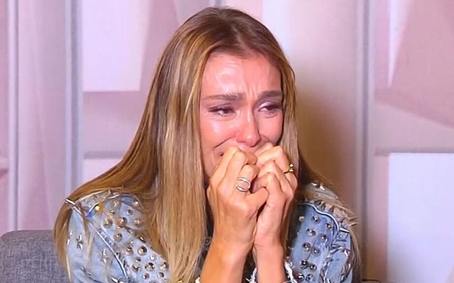 A atriz se emociona ao falar sobre o amigo Paulo Gustavo.